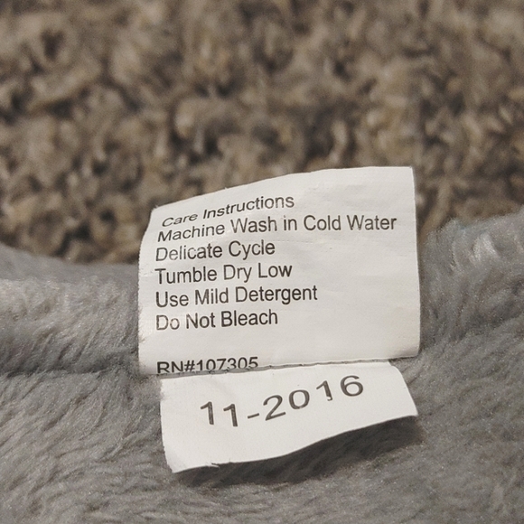 Grey Shark Bite Snuggie Ultra Soft Micromink Shark Tail Sleeping Bag Blanket 50" - Picture 7 of 12